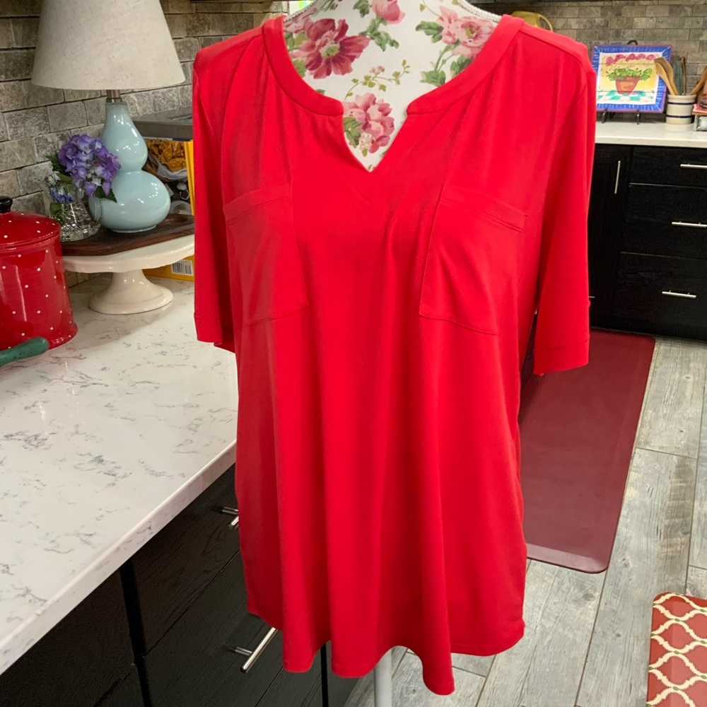 Susan Graver Liquid Knit Sz Large Blouse Short Sleeve Red V Neck Pockets Slinky
